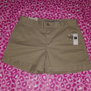 NWT GAP Girlfriend 4inch Short Women's Size 4